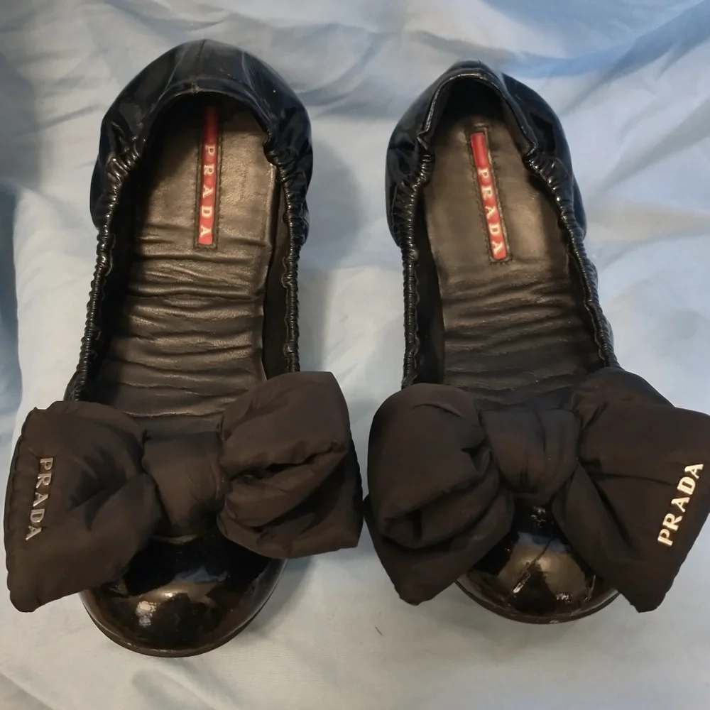 💯 Authentic PRADA Black Patent Women's Flats - Picture 5 of 12